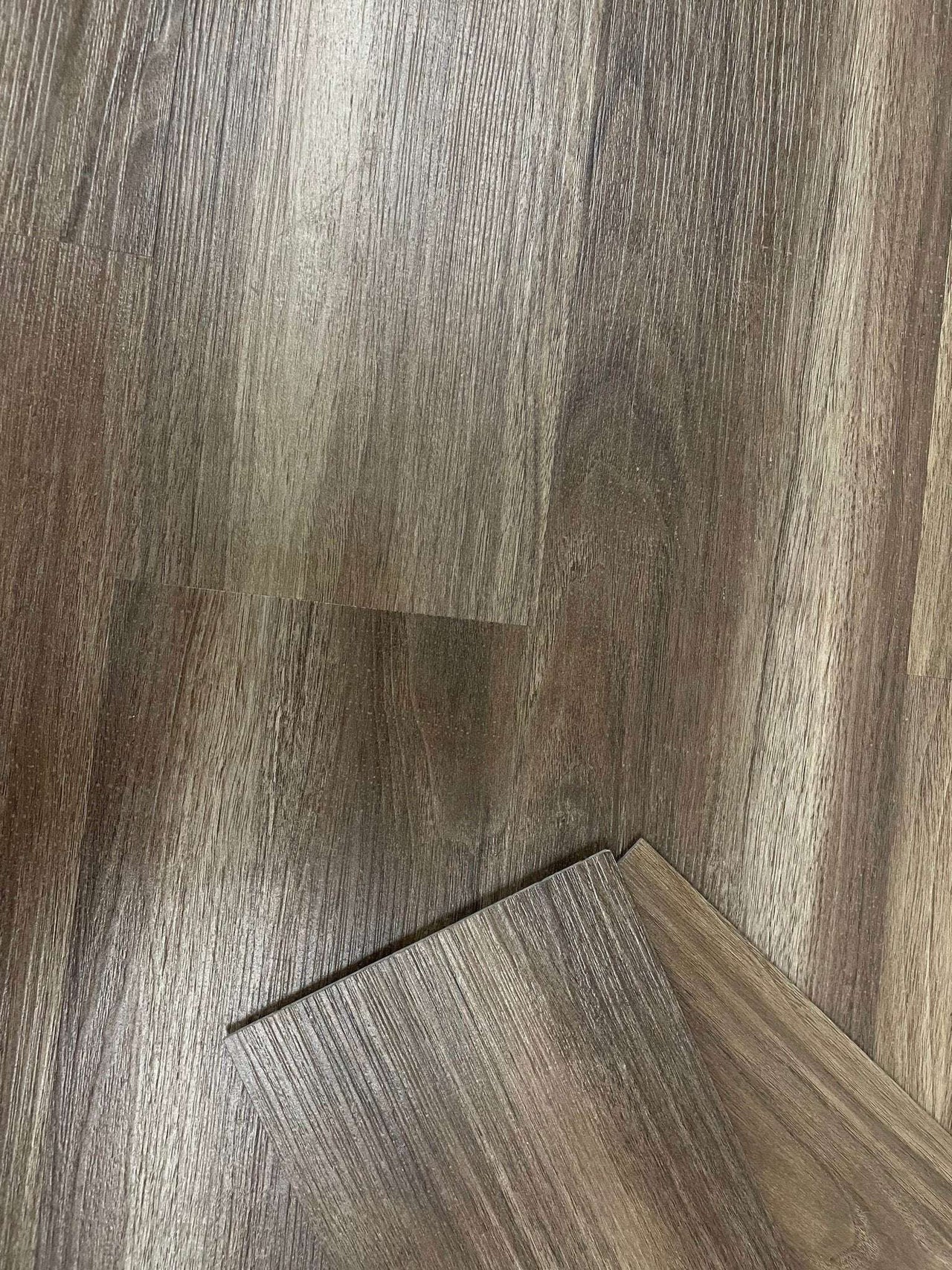 Self-Adhesive Wood Effect Vinyl Flooring Tiles - 36 PVC Planks, Easy Install, 5m² - UK Luxury Furniture